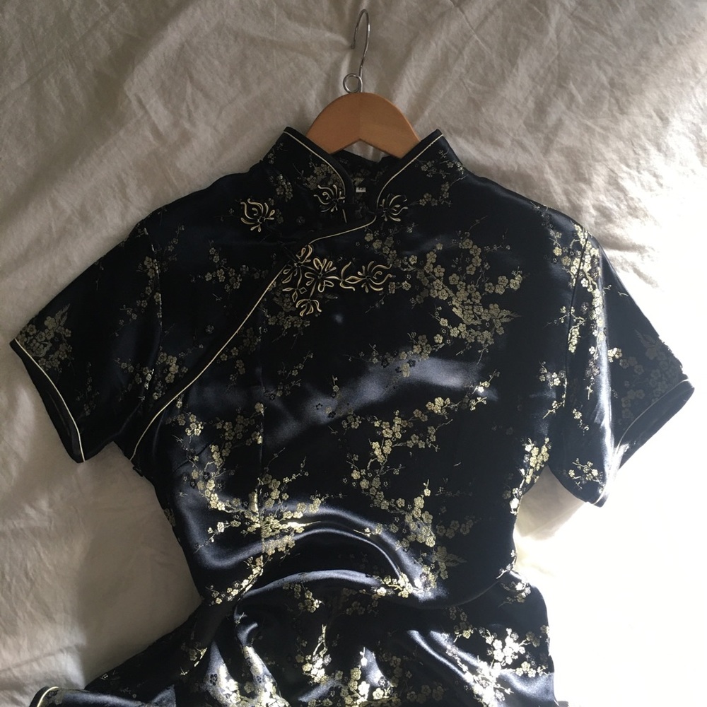Dress - Picture 4 of 7
